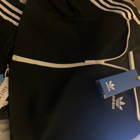 Adidas Originals Tracksuit - Picture 4 of 5